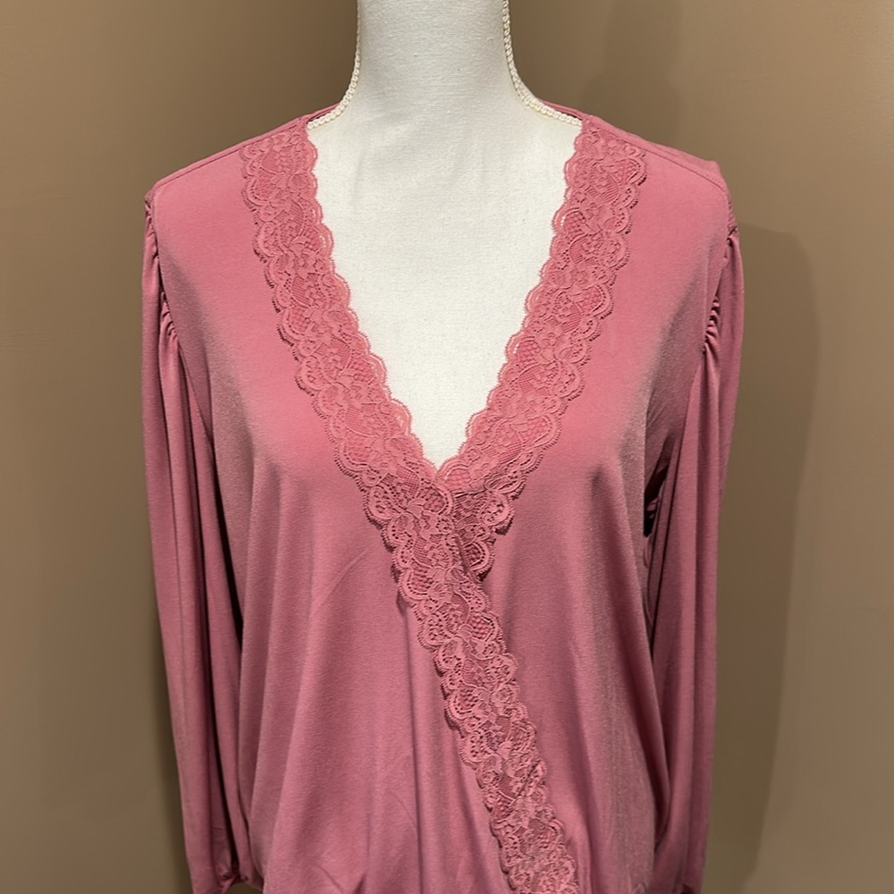 VENUS Faux Wrap Lace Trim Blouse - Heather Rose NEW - Picture 9 of 12